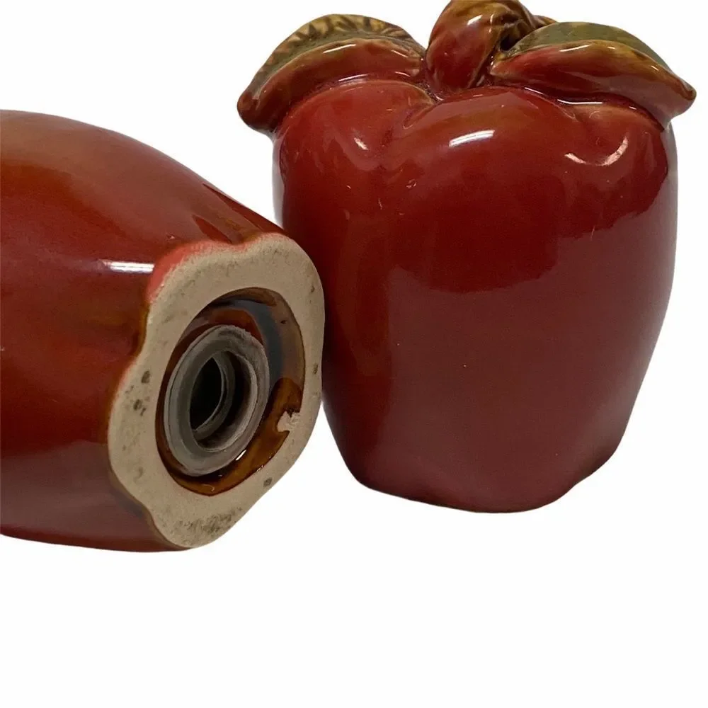 Vintage‎ Red Apple Ceramic Salt & Pepper Shakers